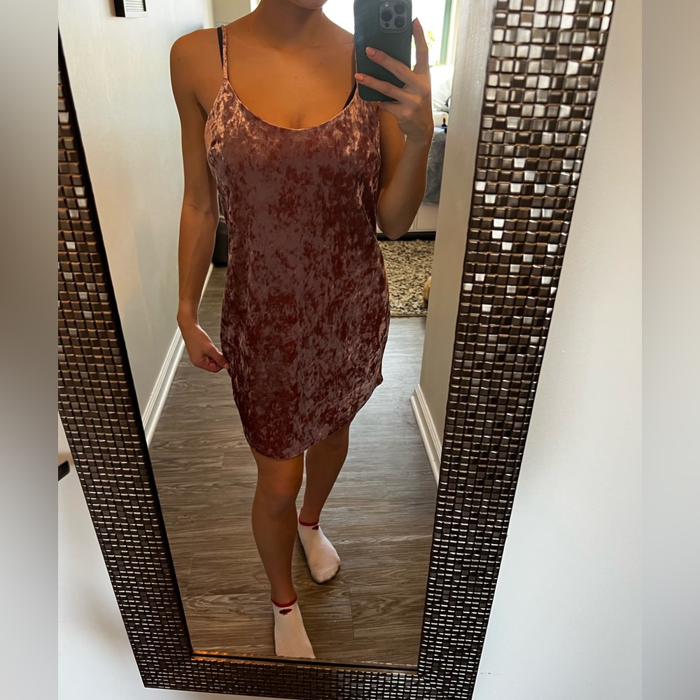 NEW Pink Velvet Dress Forever21